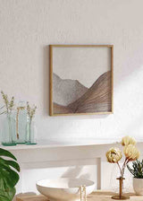 Quadro quadrado decorativo de paisagem abstrata minimalista em tons castanhos. Disponível em kudeko.com