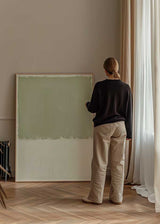 Cuadro abstracto en verde grisáceo y blanco cálido, kudeko.com