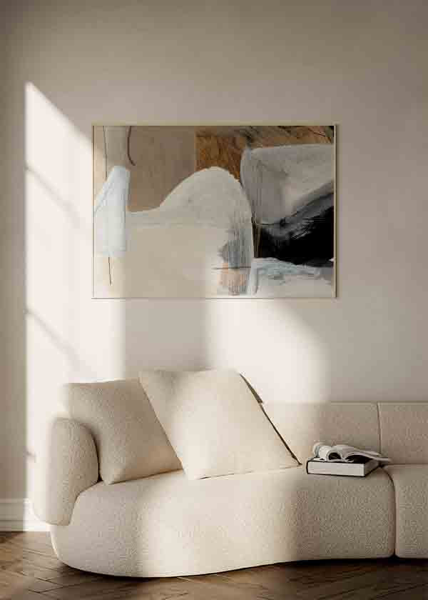 Minimalistisches abstraktes Wandbild mit sanften Formen in Beige, Weiß und Schwarz, klarer dekorativer Stil. Erhältlich auf kudeko.com