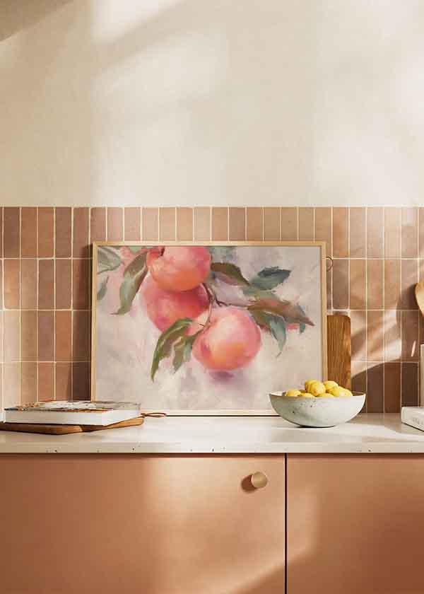 Quadro horizontal colorido com pêssegos disponível em kudeko.com