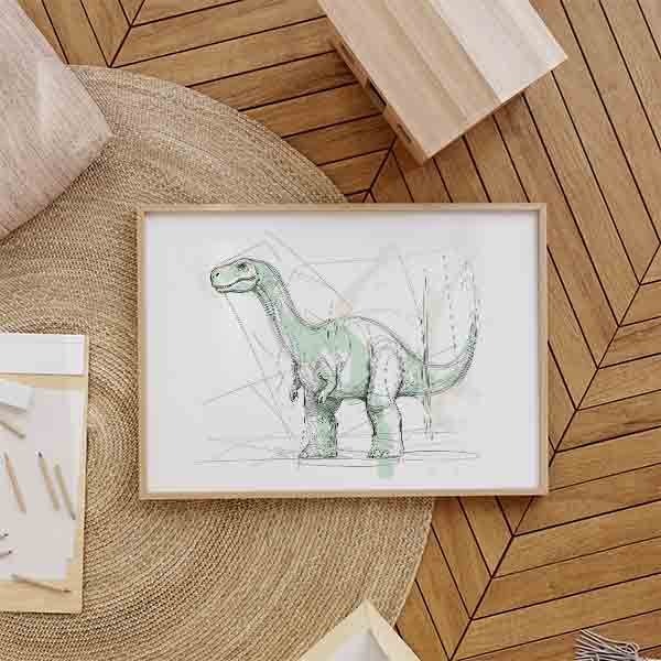 Horizontales Wandbild mit langhalsigem Dinosaurier auf weißem Hintergrund, in Mintgrün, sanftem Grau und hellem Beige, mit feinen Linien gestaltet und im kindgerechten Stil. Erhältlich auf kudeko.com
