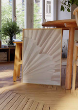 Cuadro con diseño abstracto de pliegues geométricos en tonos neutros, ideal para decoraciones modernas y minimalistas. Disponible en kudeko.com.