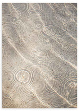 Cuadro minimalista con reflejos y ondas en el agua, ideal para decoraciones modernas y nórdicas. Disponible en kudeko.com.