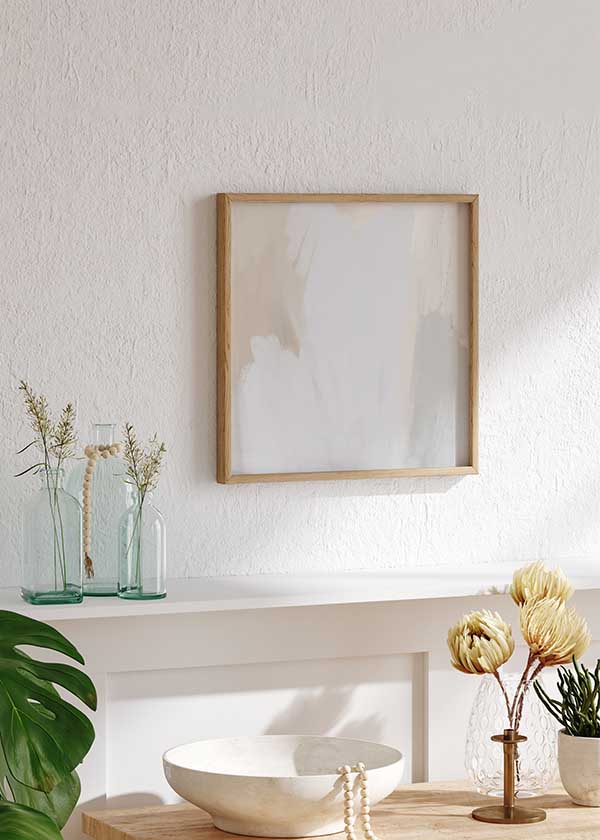 Quadratisches Wandbild abstrakt in Weiß und Beige mit sanftem und elegantem Design, klarer dekorativer Stil für moderne Räume. Erhältlich auf kudeko.com