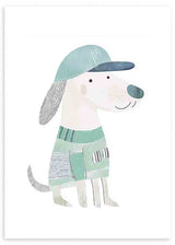 Tableau encadré avec chien sympathique, casquette bleue, pull vert d’eau, détails gris et beiges, fond blanc et style enfantin doux. Disponible sur kudeko.com