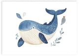 Cuadro horizontal con ballena azul infantil, vientre crema, hojas marinas azules, fondo blanco y composición suave de estilo infantil. Disponible en kudeko.com