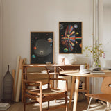 Cuadro surrealista con figura humana entrando en singularidad cósmica, rodeado de planetas y estrellas, disponible en kudeko.com.