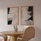 Wandbild mit abstrakter Komposition in Schwarz, Weiß und Grau, breiten Pinselzügen, feinen Linien, klaren Kontrasten und reduziertem modernem Stil. Erhältlich auf kudeko.com