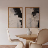 Cuadro composición abstracta en blanco, negro, gris y beige, con bloques amplios, textura marcada y líneas curvas finas de estilo abstracto. Disponible en kudeko.com