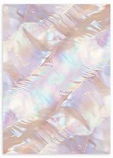 Tableau avec formes abstraites inspirées des coquillages, reflets nacrés, tons pastel rose, lilas, beige et bleu irisé, dans un style abstrait lumineux et délicat. Disponible sur kudeko.com
