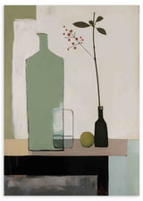 Tableau de nature morte minimaliste avec bouteilles élancées, verre transparent, branche aux feuilles sombres, petits fruits rouges et tons vert sauge, beige, noir et gris, dans un style épuré et équilibré. Disponible sur kudeko.com