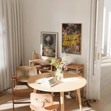 Cuadro pop-art con ángeles renacentistas y bola de discoteca, con la frase "Divine Groove", disponible en kudeko.com.