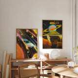 Quadro surrealista de um carro clássico a flutuar no espaço, numa composição decorativa de tons escuros e ambiente onírico. Disponível em kudeko.com