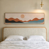 Tableau horizontal minimaliste présentant un paysage serein avec des montagnes et un soleil chaleureux. Disponible sur kudeko.com