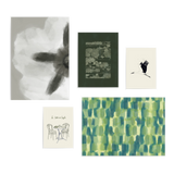 Conjunto de cinco cuadros decorativos sin marco de estilo minimalista y orgánico, mural botánico y natural en tonos verde y cielo, modelo Mural III - Jara cielo y verde