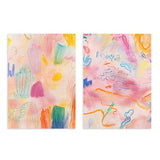 Conjunto de dois quadros com traços soltos, linhas onduladas e manchas suaves em rosa pastel, amarelo, coral e azul turquesa, de estilo abstrato contemporâneo. Disponível em kudeko.com