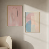 Cuadro vertical abstracto con formas geométricas en tonos pastel para decoración moderna kudeko.com