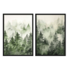 Set aus zwei Wandbildern mit Kiefernwald im Nebel, Baumschichten in Salbeigrün, Moosgrün, Grau und Creme, im Natur- und Landschaftsstil gestaltet. Erhältlich auf kudeko.com