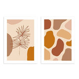 Ensemble de deux tableaux encadrés avec feuilles linéaires et formes organiques en beige, terracotta, moutarde et brun, dans un style abstrait contemporain. Disponible sur kudeko.com
