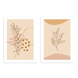 Conjunto de dois quadros com ramos e folhas botânicas lineares em bege, terracota, rosa envelhecido e mostarda, de estilo minimalista e natural. Disponível em kudeko.com