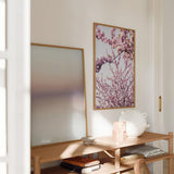 Cuadro minimalista con degradado de tonos suaves y estilo etéreo, ideal para decoraciones nórdicas. Disponible en kudeko.com.