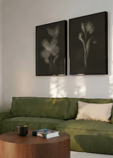 Conjunto de dos cuadros decorativos de estilo minimalista y orgánico, díptico botánico de flores en negro, modelo Two Combo - Biophilic