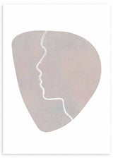 Tableau encadré avec silhouette de visage en ligne blanche continue sur forme organique beige, sable et gris doux, dans un style minimaliste et épuré. Disponible sur kudeko.com