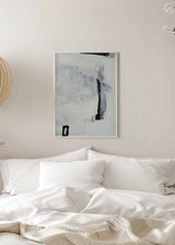 Cuadro abstracto en blanco y negro con trazos dinámicos, kudeko.com