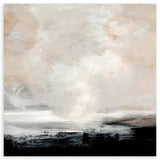 Quadratisches Wandbild mit diffusen Wolken über nebligem Horizont in Beige, Perlgrau, Weiß und Schwarz, im ruhigen abstrakten und zeitgenössischen Stil. Erhältlich auf kudeko.com