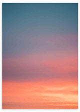 Cuadro de cielo al atardecer con degradado suave en tonos azul, malva, rosa y naranja, composición limpia de estilo minimalista. Disponible en kudeko.com