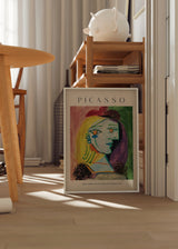 Cuadro decorativo de estilo colorido y abstracto colocado en salón, retrato femenino abstracto y colorido, modelo Marie