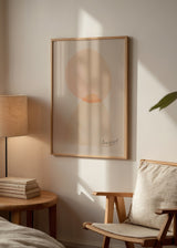 Tableau avec formes organiques superposées en beige, sable et pêche doux sur fond clair, dans un style minimaliste équilibré et épuré. Disponible sur kudeko.com
