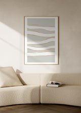 Quadro com linhas onduladas brancas sobre fundo cinzento claro, detalhes dourados finos e estilo minimalista de estética serena. Disponível em kudeko.com