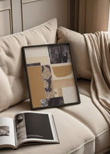 Wandbild mit abstrakter Komposition aus typografischen Ausschnitten, beigen, schwarzen und cremeweißen Blöcken, weichen geometrischen Formen und grafischen Texturen im zeitgenössischen Stil. Erhältlich auf kudeko.com