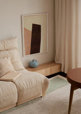 Wandbild mit überlagerten abstrakten Formen in Creme, Beige, Altrosa und Dunkelbraun, ausgewogene Komposition im ruhigen abstrakten Stil für moderne Wandgestaltung. Erhältlich auf kudeko.com