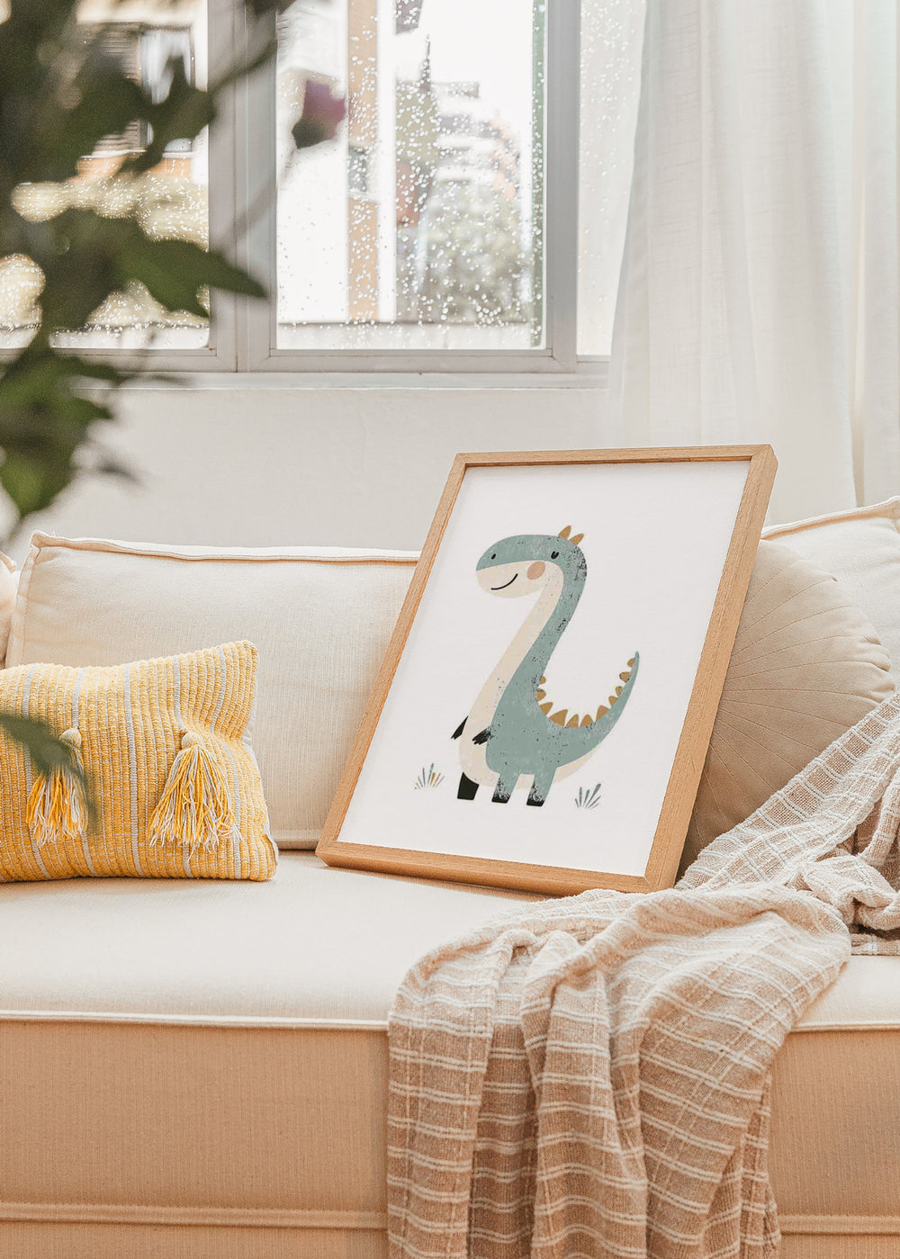 Cuadro decorativo de estilo minimalista y blanco_y_negro colocado en habitación infantil, dinosaurio azul infantil tierno, modelo Dinosaurio Azul Infantil III