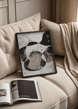 Tableau avec formes organiques superposées en noir, gris fumée, beige et blanc cassé, dans un style abstrait sur fond texturé équilibré et contemporain. Disponible sur kudeko.com