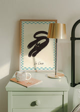 Cuadro decorativo de estilo minimalista y ilustración colocado en habitación infantil, gato negro minimalista de aire retro, modelo Le Chat