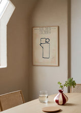 Tableau encadré avec ustensiles de cuisine en lignes noires, fond crème aux nuances beige et rosées, typographie en partie haute et style minimaliste contemporain. Disponible sur kudeko.com
