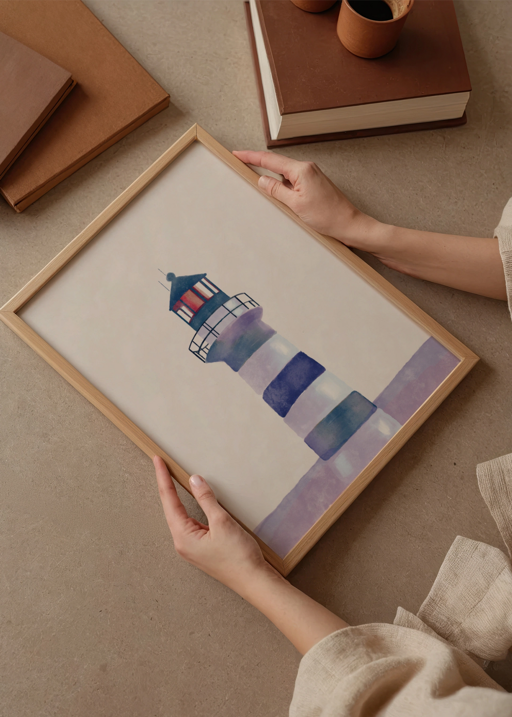 Cuadro decorativo de estilo minimalista y sereno colocado en salón, faro costero en tonos azules, modelo Faro Reflejos Azules