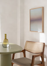 Wandbild im minimalistischen Stil mit Farbverlauf in sanften Tönen und ätherischer Wirkung, ideal für nordische Dekorationen. Erhältlich auf kudeko.com