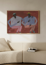 Cuadro decorativo de estilo orgánico y abstracto colocado en salón, pareja artística sentada en tonos cálidos, modelo Better With You