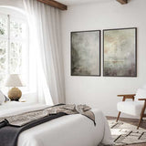 Cuadro con composición abstracta de texturas suaves en gris, beige, marfil y taupe, con fondo neutro de apariencia serena y estilo abstracto. Disponible en kudeko.com
