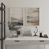 Quadro com paisagem abstrata de montanhas difusas, bruma suave, camadas onduladas e tons de bege, cinzento fumado, preto suave e branco quebrado, estilo abstrato. Disponível em kudeko.com