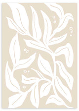 Cuadro de hojas y formas florales blancas sobre fondo beige arena, con siluetas orgánicas amplias y estilo minimalista. Disponible en kudeko.com