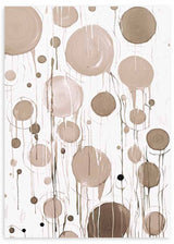 Gerahmtes Wandbild mit abstrakten überlagerten Kreisen in Beige, Sand, Taupe und Braun auf weißem Hintergrund, fließenden Linien und ausgewogener zeitgenössischer Gestaltung. Erhältlich auf kudeko.com