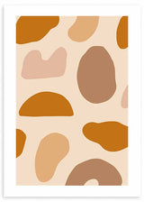 Tableau encadré avec formes organiques abstraites en beige, terracotta, brun et crème, composition équilibrée au style abstrait pour décoration murale contemporaine. Disponible sur kudeko.com