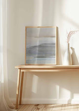 Cuadro abstracto en tonos grises y beige con paisaje sereno, kudeko.com