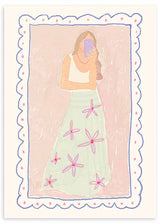 Gerahmtes Wandbild mit weiblicher Figur beim Selfie vor einem Spiegel, zartrosa Hintergrund, lilafarbenes Handy, wassergrüner Rock mit rosa Blumen, feiner Illustrationsstil und moderne Pastelltöne. Erhältlich auf kudeko.com