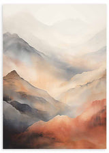 Wandbild mit verschwommenen Bergen im Nebel und ätherischen Tälern in Ocker, Terrakotta, Beige und Blaugrau, im Natur- und Landschaftsstil. Erhältlich auf kudeko.com